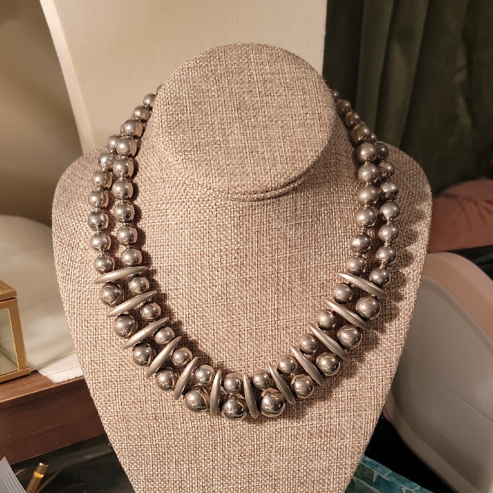Chic Silver Toned Ball Necklace